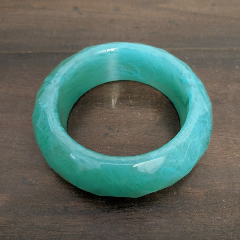 Vintage Lucite green bracelet cuff